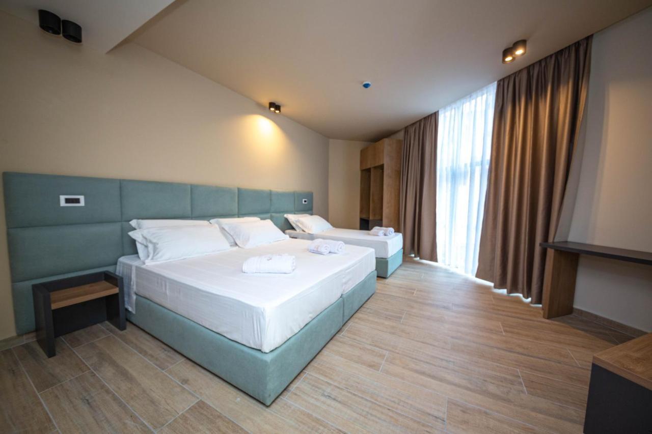 Hotel Alion21 Durrës Esterno foto