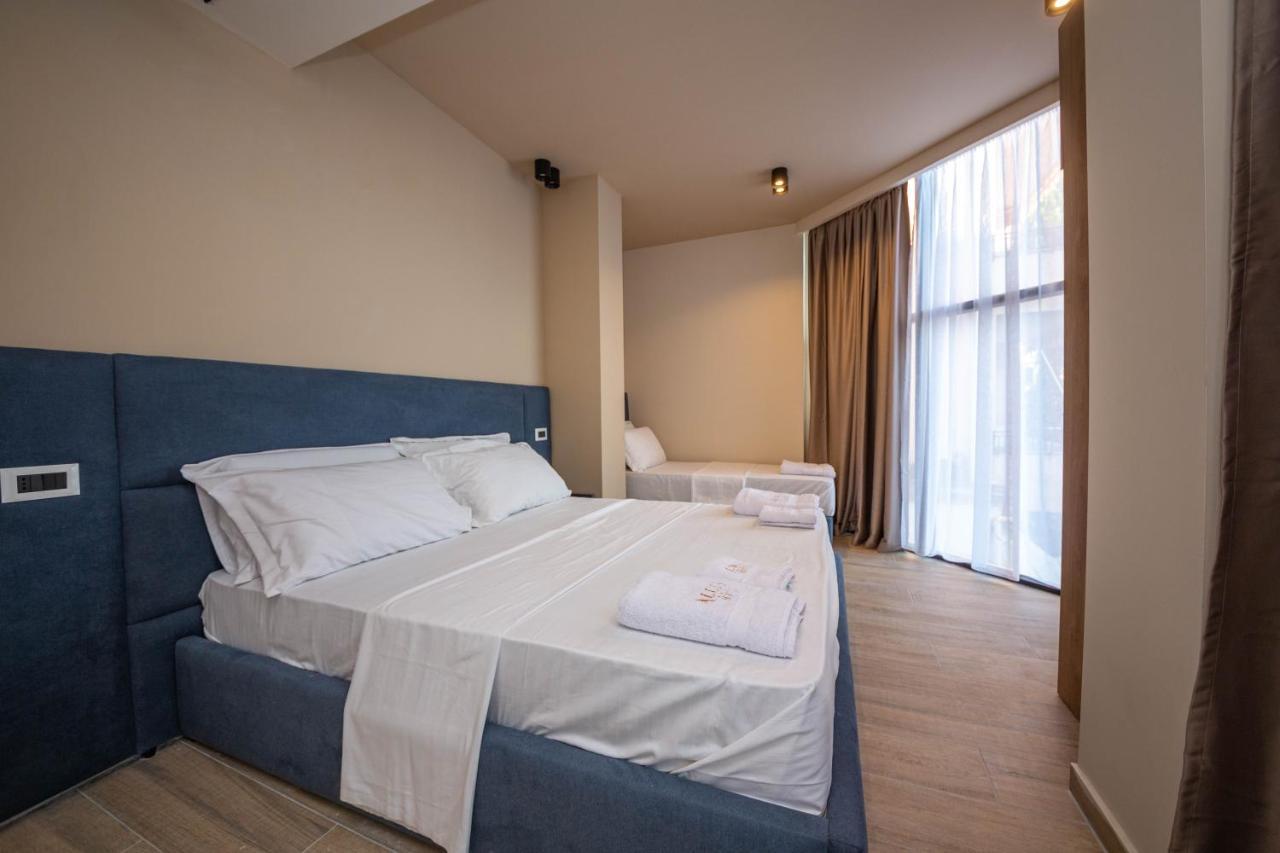 Hotel Alion21 Durrës Esterno foto
